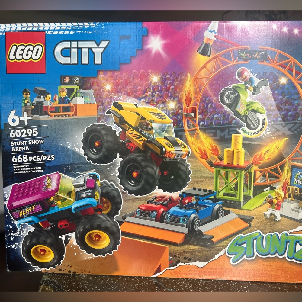 Lego Stunt Show Arena - Box Never Opened! Brand-New! #60295